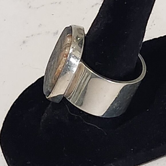 Labradorite Sterling Silver Rectangle Ring - Picture 3 of 6